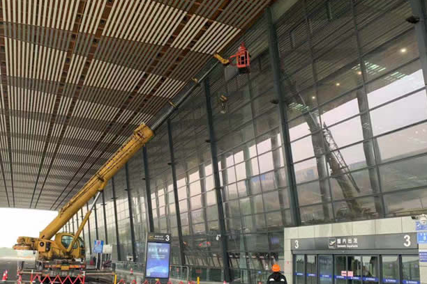 徐闻玻璃幕墙维护和保养